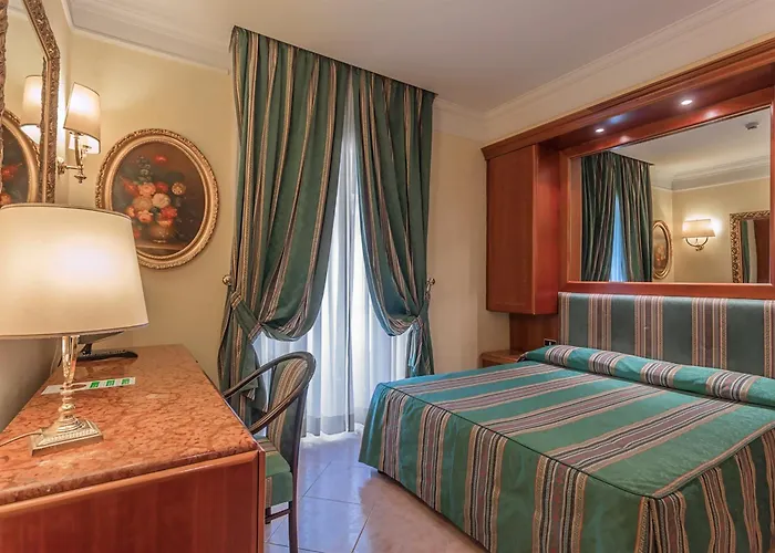 Raeli Luce Otel Roma