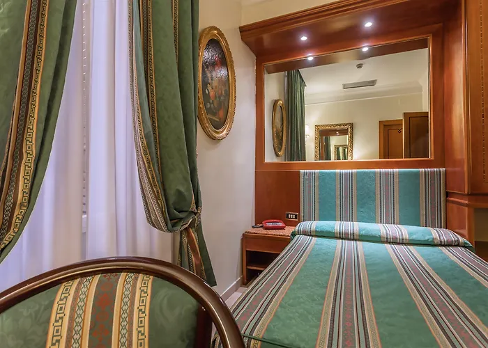 Raeli Luce Otel Roma