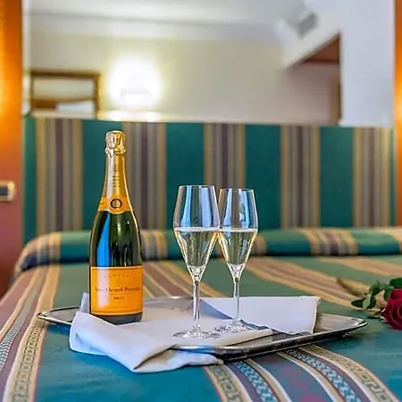 Raeli Luce Hotel