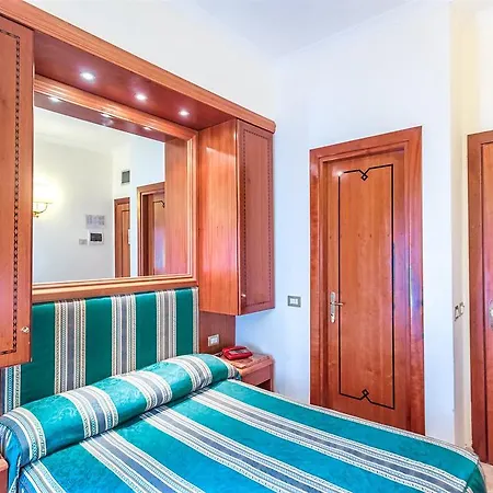 ホテル Raeli Luce