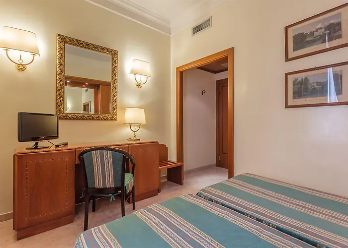 Raeli Luce ローマ