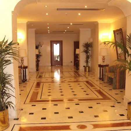 Raeli Luce 4* روما