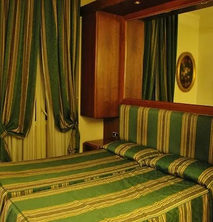 فندق Raeli Luce 4*