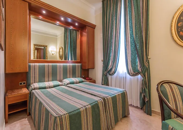 Отель Raeli Luce 4*