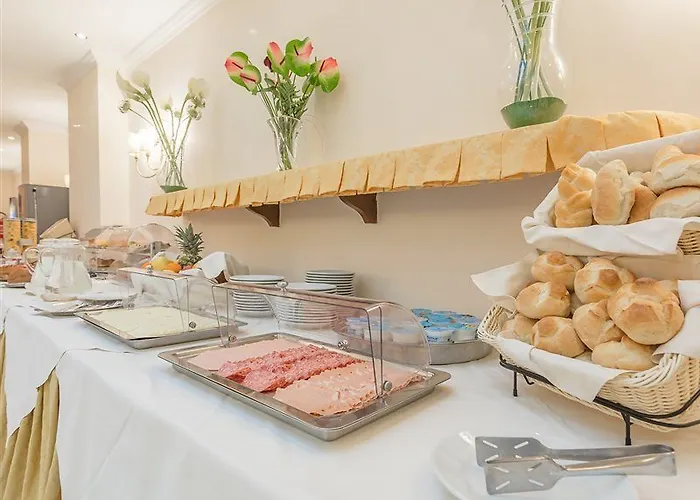 Отель Raeli Luce 4*